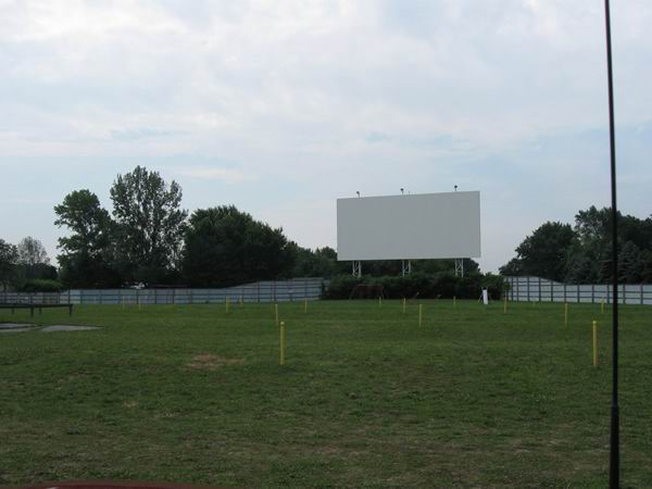 5 Mile Drive-In Theatre - Summer 2013 (newer photo)